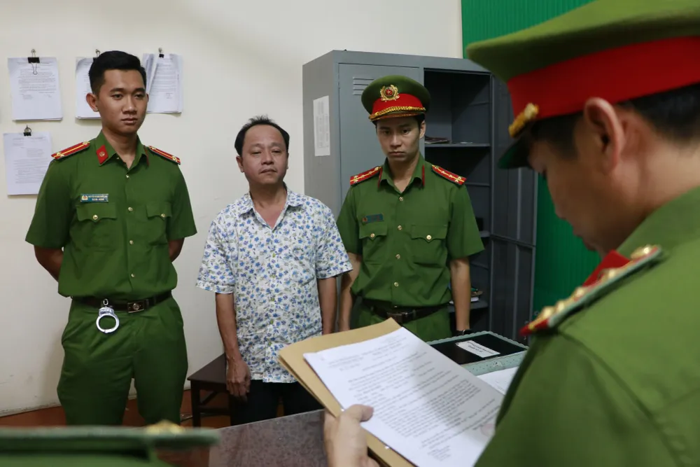 Bình Phước: Khởi tố, bắt giam thêm 2 đối tượng buôn lậu hơn 575 tấn hạt điều thô ảnh 1