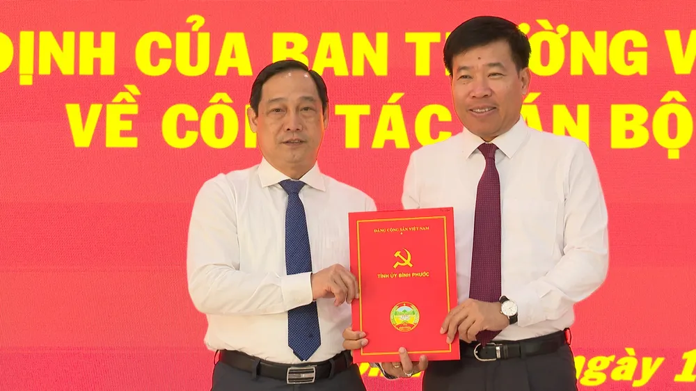 Phó Chủ tịch HĐND tỉnh Bình Phước Lê Hoàng Lâm làm Bí thư Thị ủy Chơn Thành Phó Chủ tịch HĐND tỉnh Bình Phước Lê Hoàng Lâm làm Bí thư Thị ủy Chơn Thành