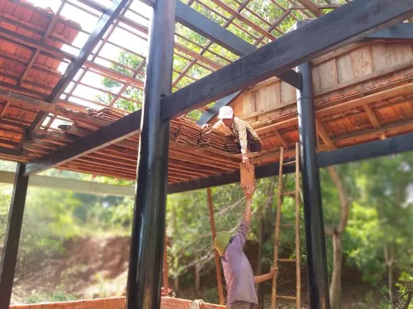 Ngôi nhà gỗ của ông Biên bị UBND TP Đồng Xoài buộc tháo dỡ trong khi chờ được cấp sổ đỏ