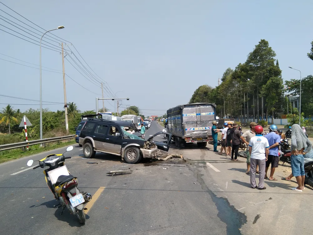 Hiện trường vụ tông xe