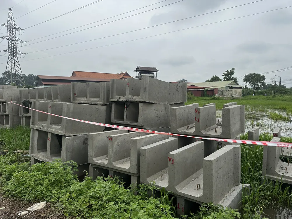 Cấu kiện bê tông xếp lớp chưa biết khi nào thi công