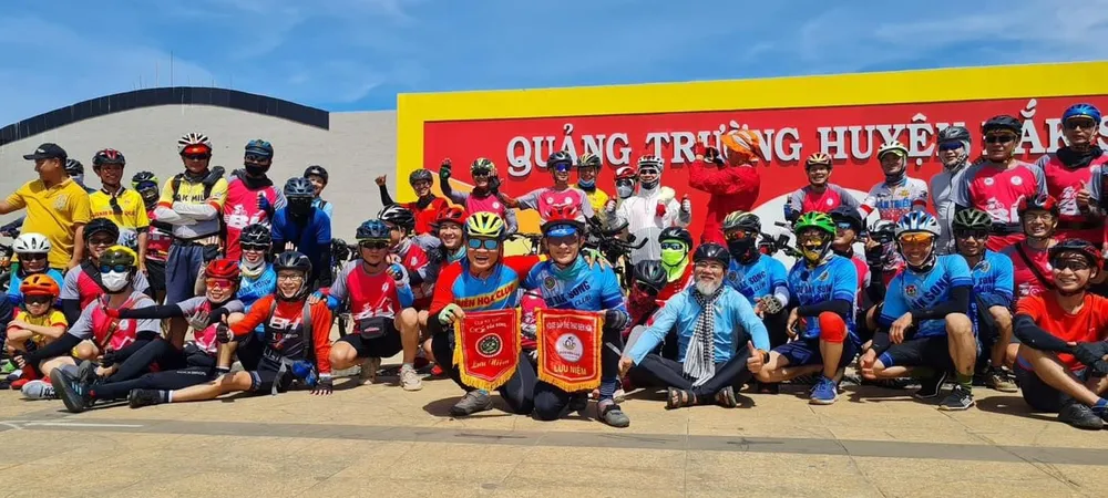 Hội xe đạp thể thao Biên Hòa trong một lần tham dự giải xe đạp phong trào Hội xe đạp thể thao Biên Hòa trong một lần tham dự giải xe đạp phong trào