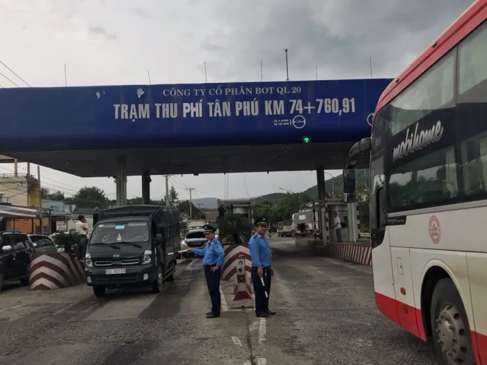 Trạm thu phí BOT Tân Phú. Ảnh: Tư liệu Trạm thu phí BOT Tân Phú. Ảnh: Tư liệu