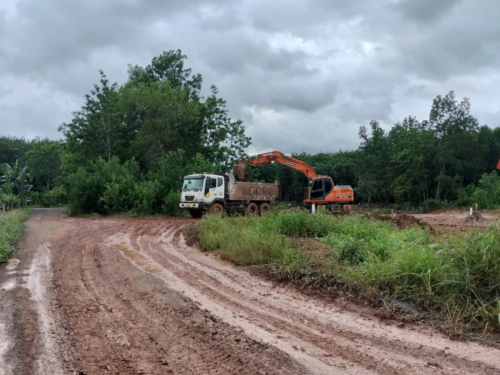 Các đơn vị thi công triển khai giải phóng mặt bằng Đường quy hoạch số 34 (phường Tiến Thành) Các đơn vị thi công triển khai giải phóng mặt bằng Đường quy hoạch số 34 (phường Tiến Thành)