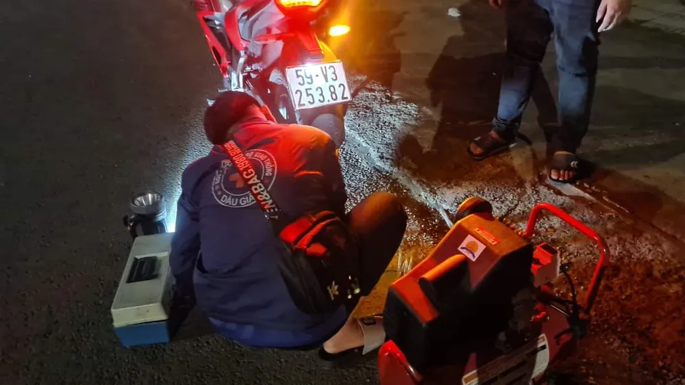 Chiếc xe máy mà 2 đối tượng sử dụng khi nhờ ông T. tới bơm vá xe lúc nửa đêm