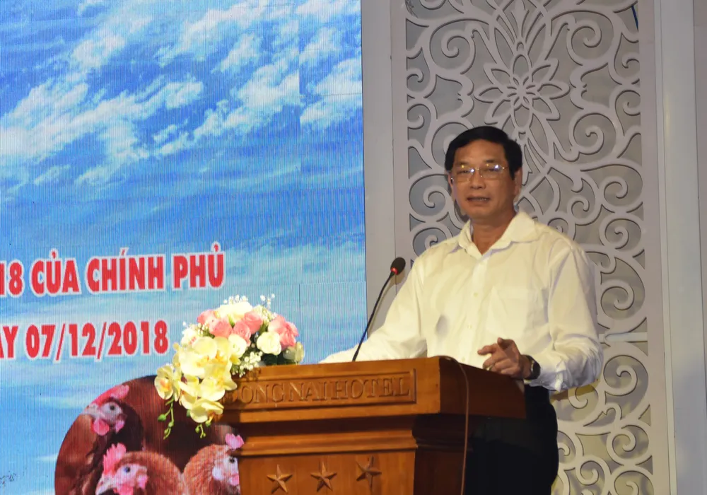 Phó chủ tịch UBND tỉnh Đồng Nai Võ Văn Phi phát biểu tại hội nghị Phó chủ tịch UBND tỉnh Đồng Nai Võ Văn Phi phát biểu tại hội nghị