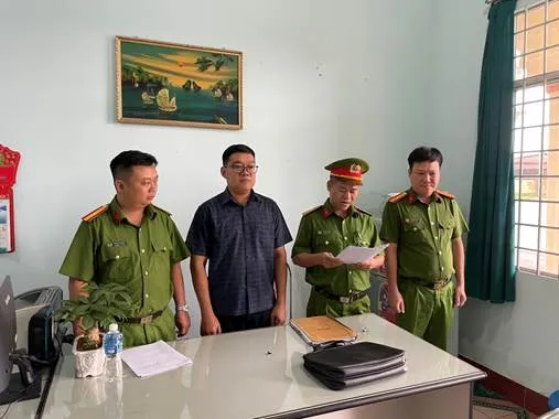 Khởi tố bị can và thi hành Lệnh cấm đi khỏi nơi cư trú đối với Nguyễn Sơn Hải - Phó Giám đốc Trung tâm Đăng kiểm xe cơ giới Đồng Nai - Chi nhánh Long Khánh (60.02S)