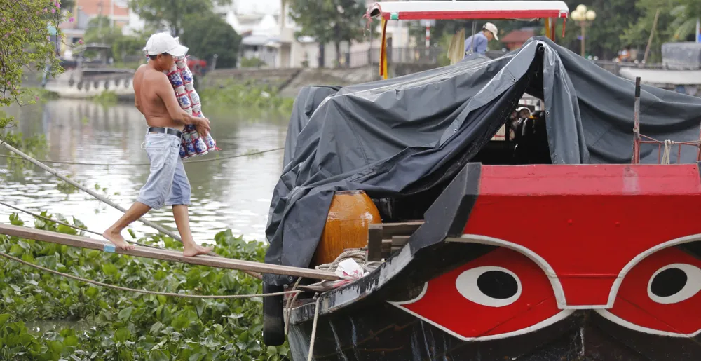 Ảnh 10 Ghe thuyền là phương tiện chuyển chở chính của hàng gốm sứ Bình Dương.JPG