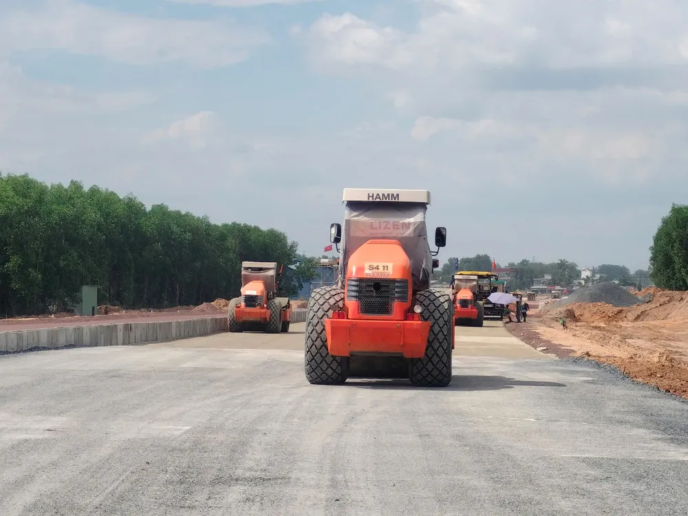 Cao tốc Biên Hoà - Vũng Tàu đang thiếu vật liệu xây dựng thi công.jpg