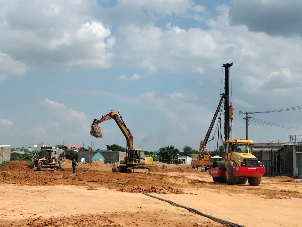 Dự án đường cao tốc Biên Hoà - Vũng Tàu đang được đẩy nhanh tiến độ. Ảnh HOÀNG BẮC.jpg