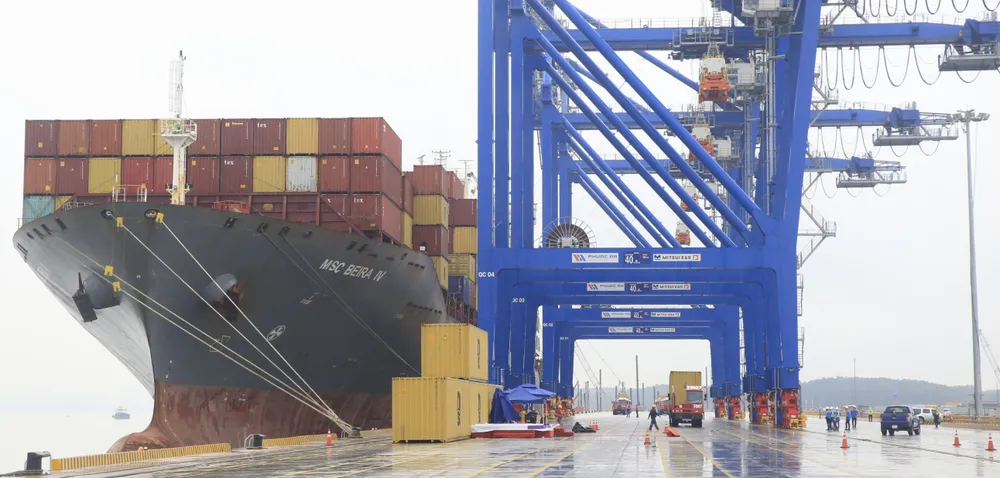 cảng Phước An đón chuyến tàu container đầu tiên cập cảng ngày 13-2-2025.JPG