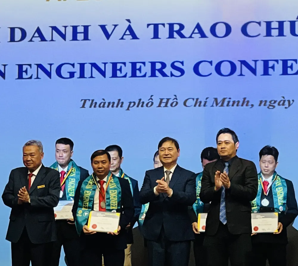 123 kỹ sư được trao Chứng nhận và Huy hiệu Kỹ sư chuyên nghiệp ASEAN