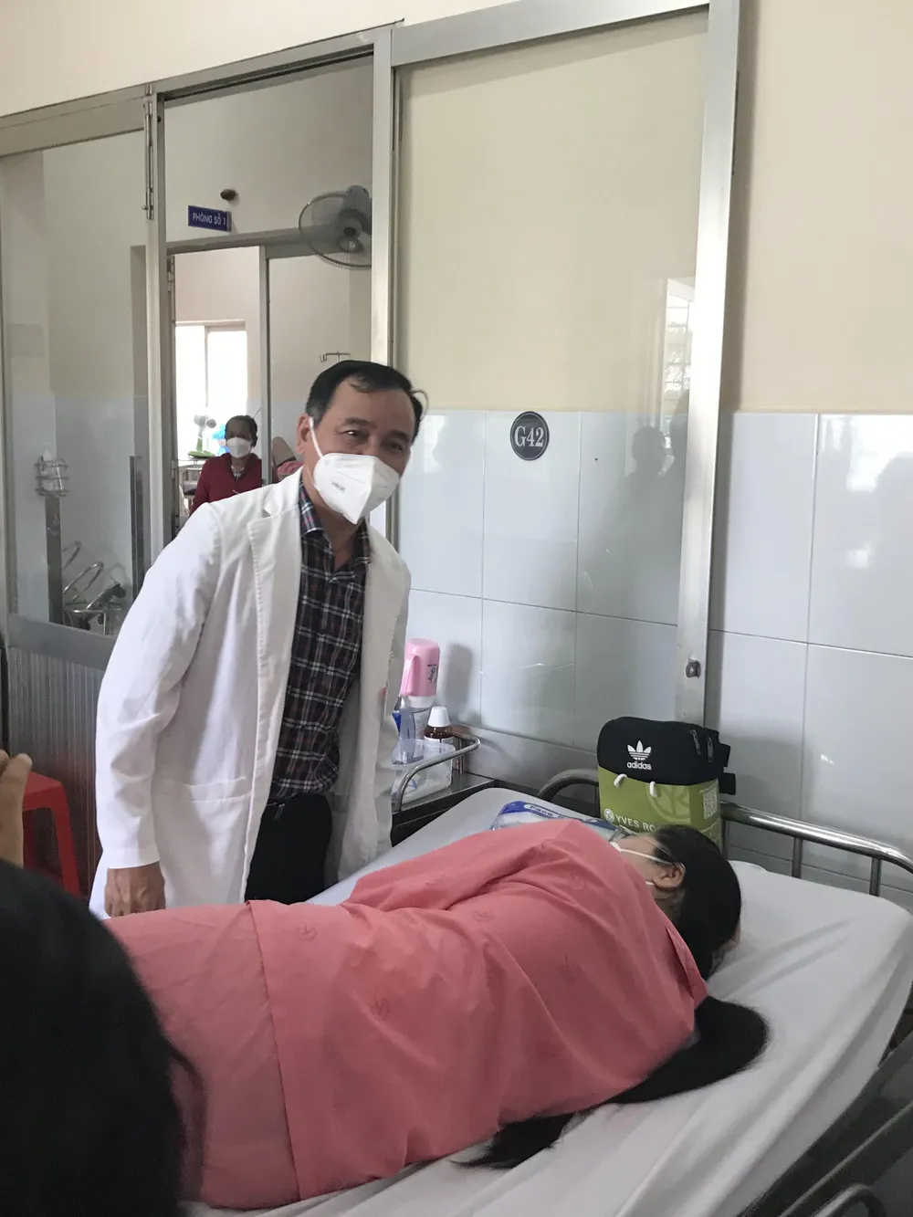 Hoại tử vì tiêm thuốc tan mỡ bụng, nữ bệnh nhân phải phẫu thuật 5 lần  ảnh 2