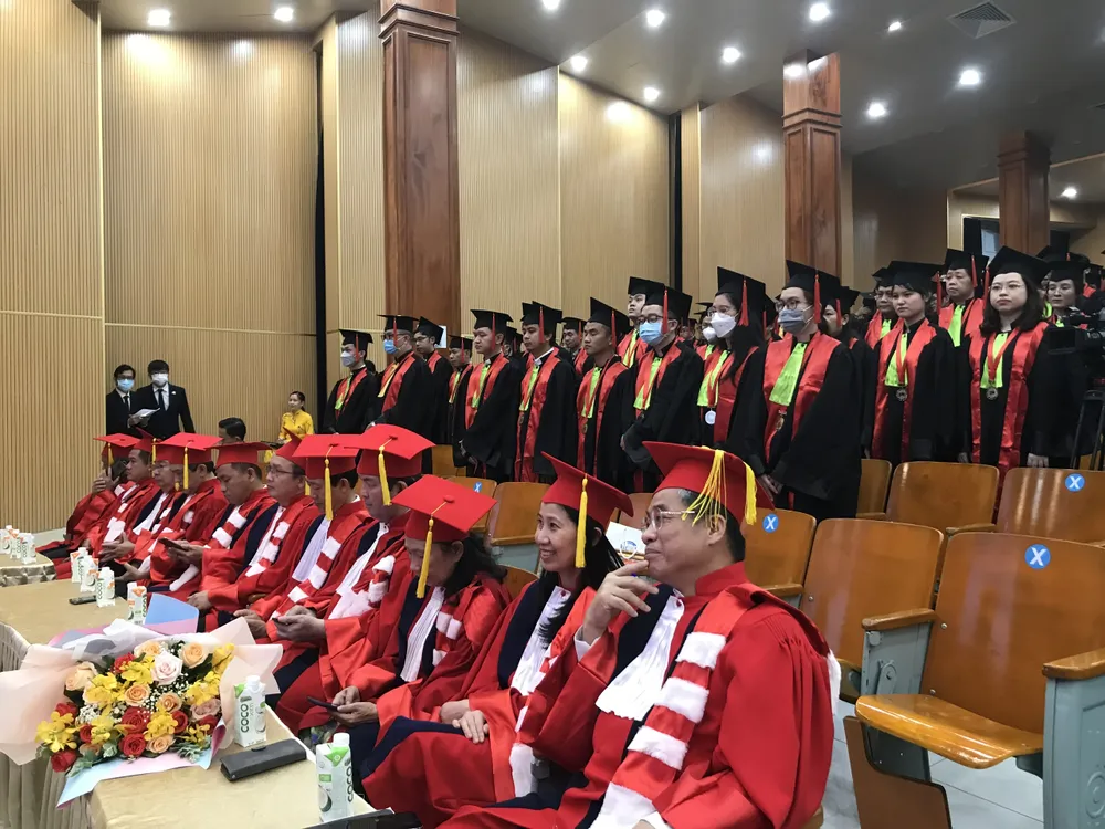 Trường Đại học Y Dược TPHCM: 1.784 học viên sau đại học tốt nghiệp ảnh 2