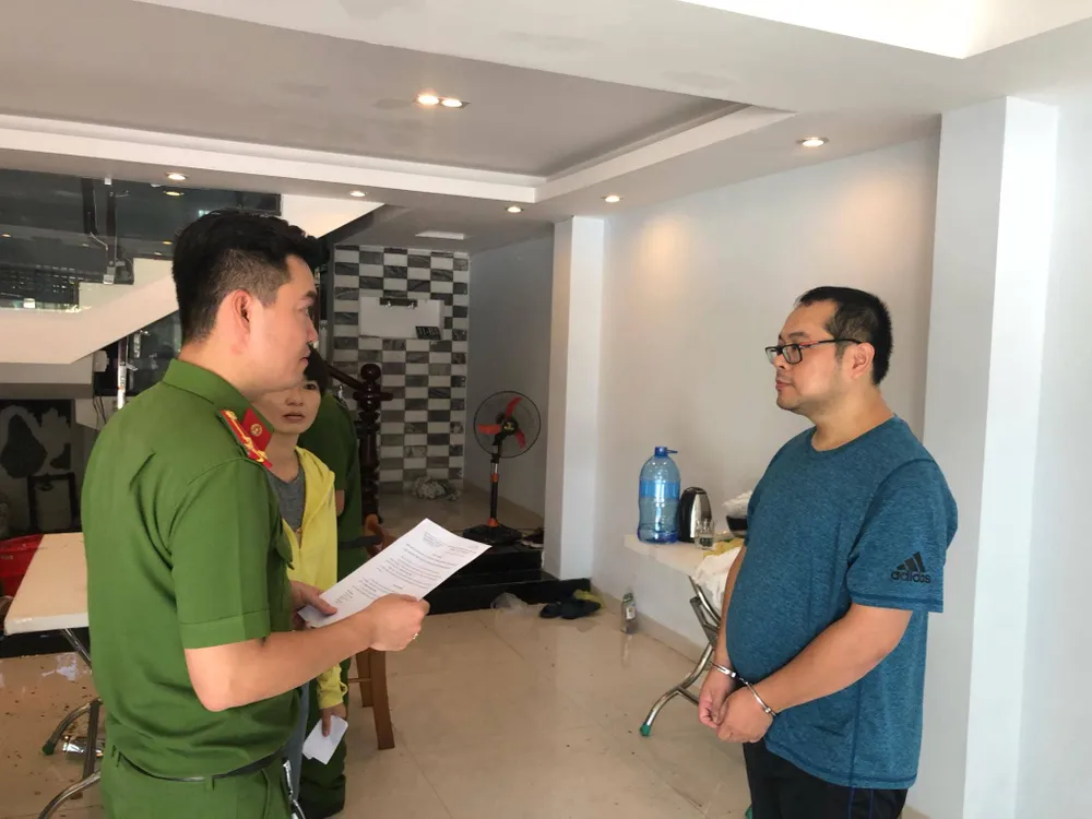 Bắt 5 người Trung Quốc sản xuất phim đồi trụy tại Đà Nẵng ảnh 3