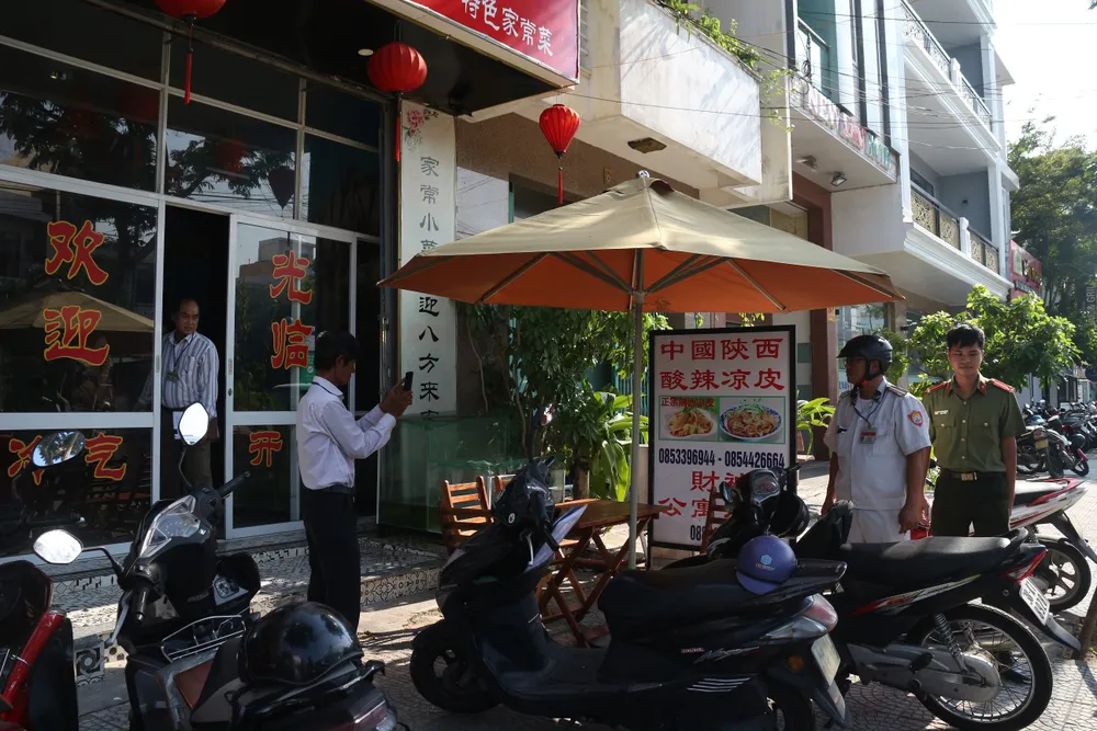 Đà Nẵng ra tay dẹp các bảng hiệu tiếng nước ngoài ảnh 1