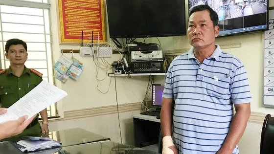 Ông Nguyễn Dư nghe lệnh bắt tạm giam