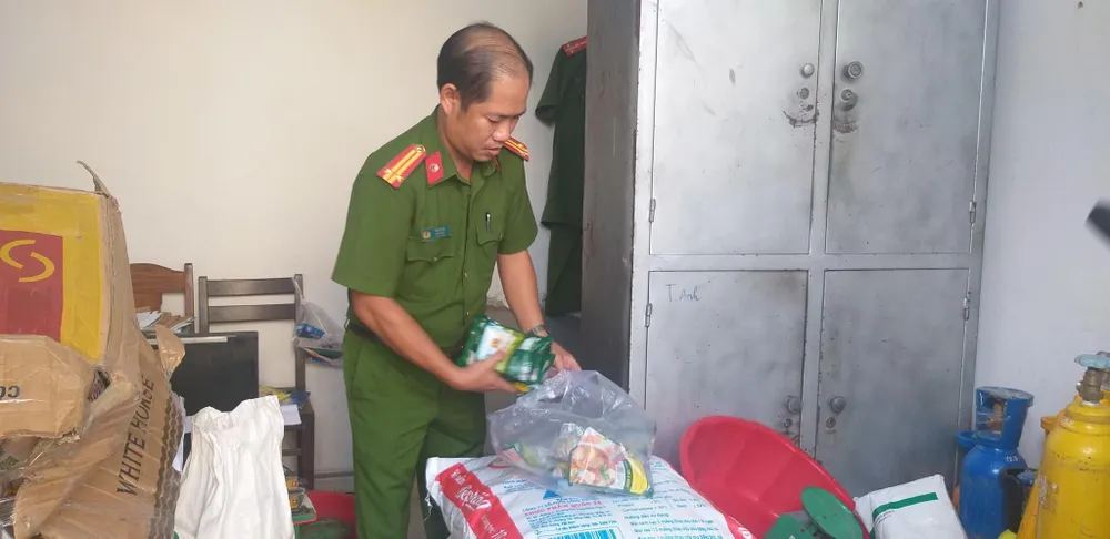 Đà Nẵng: Phát hiện hàng chục gói hạt nêm giả sắp tuồn ra thị trường ảnh 1