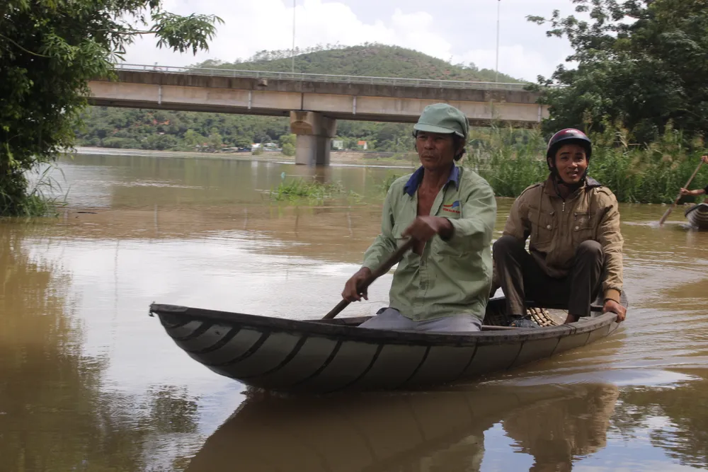 Lũ bất ngờ đổ về, cô lập trên 1.000 hộ dân ảnh 6