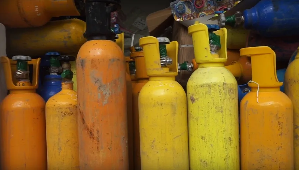 Bắt lô 78 bình khí cười sắp chuyển đến nơi tiêu thụ ảnh 2