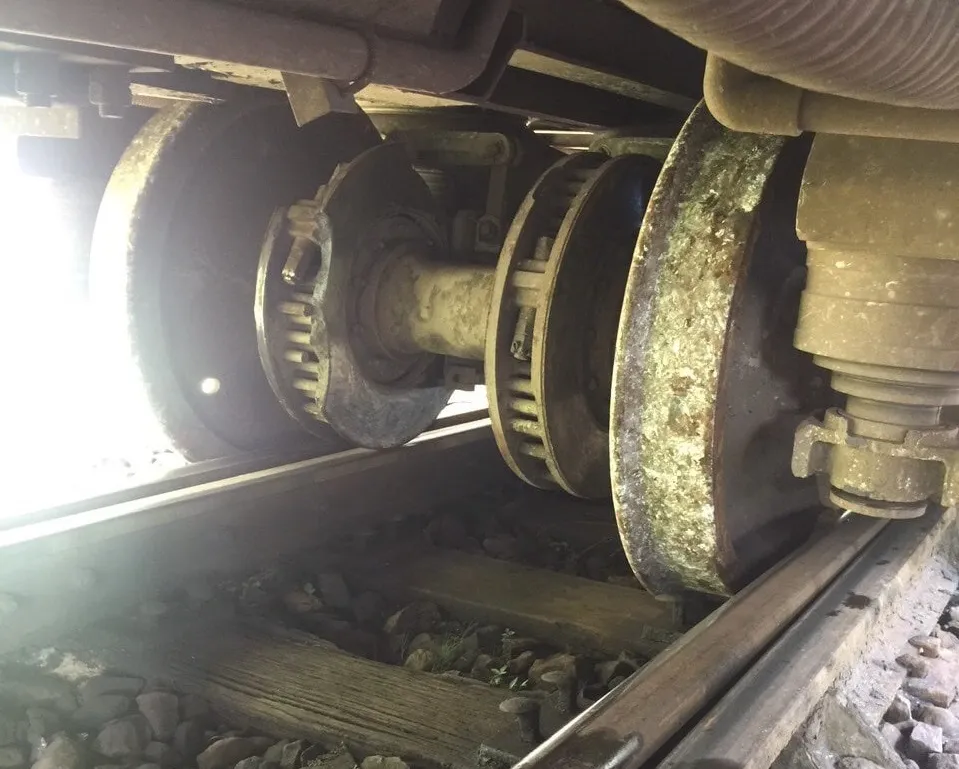 Hoàn tất khắc phục sự cố tàu SE3 trật bánh trên đèo Hải Vân ảnh 1