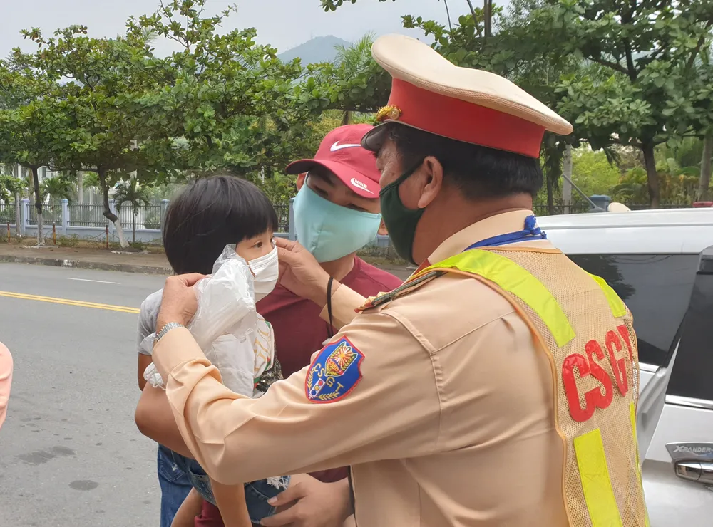 Đà Nẵng tăng cường kiểm soát phương tiện vào thành phố ảnh 7