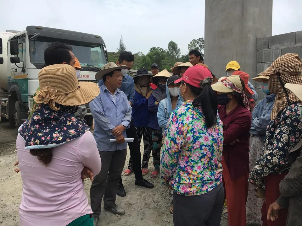 Người dân chặn xe doanh nghiệp đòi chi trả tiền hỗ trợ bụi ảnh 2