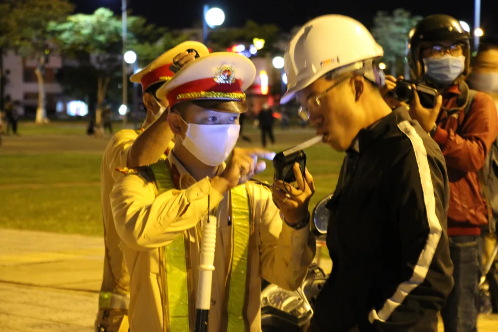 Đà Nẵng ra quân phòng chống đua xe trái phép  ảnh 3