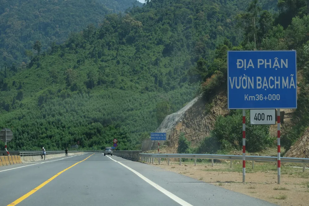 Nhiều điểm nghẽn trên cao tốc La Sơn – Túy Loan  ảnh 5