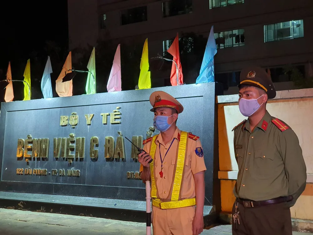 Đà Nẵng phong tỏa 3 bệnh viện lớn từ 0 giờ ngày 28-7 ảnh 8