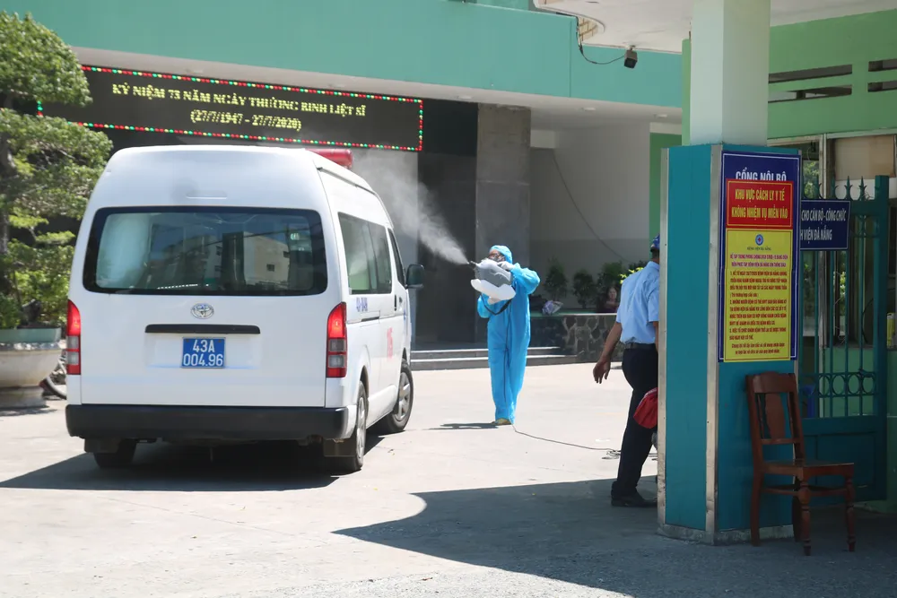 Đà Nẵng yêu cầu tuyệt đối không cho thăm bệnh nhân tại các cơ sở y tế ảnh 1
