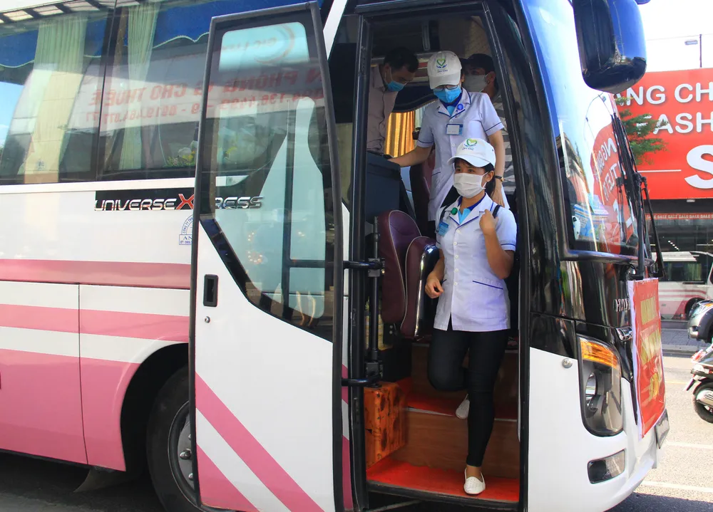 Đoàn y bác sĩ Bình Định ra hỗ trợ Bệnh viện dã chiến Tiên Sơn ảnh 1