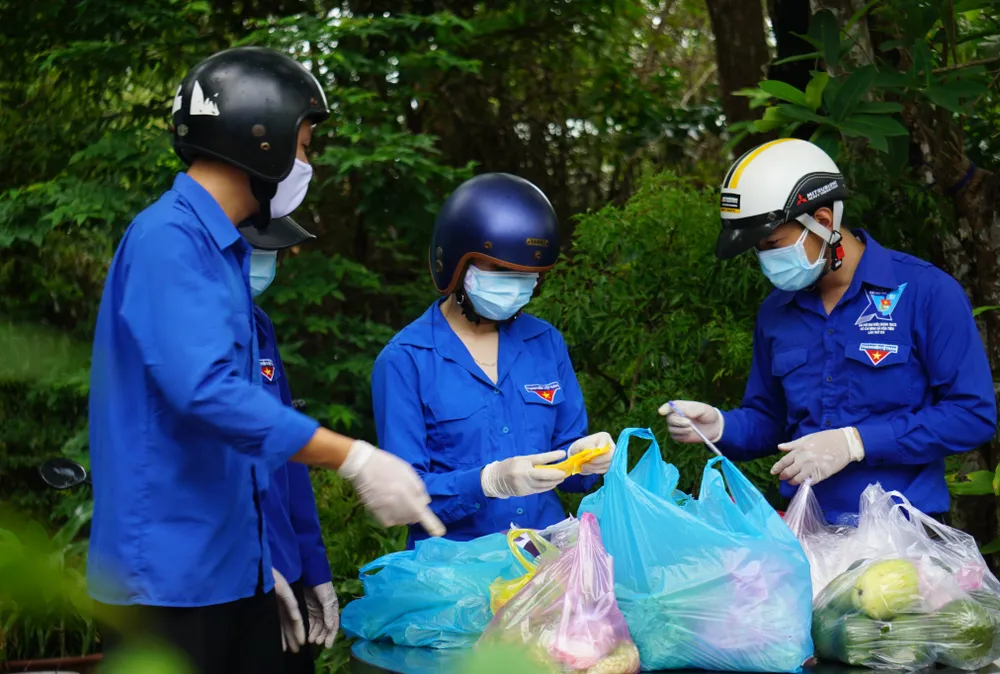 Đà Nẵng: Đi chợ giúp người dân đang cách ly vì Covid-19 ảnh 3