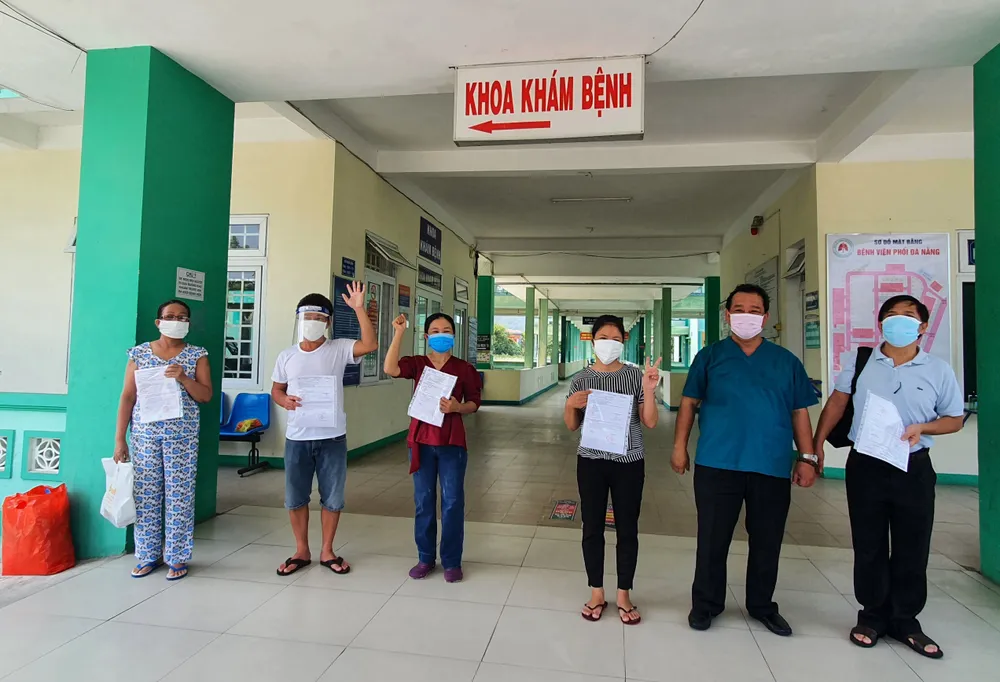 Đà Nẵng thực hiện “chung sống” an toàn với dịch và phát triển kinh tế - xã hội   ảnh 1