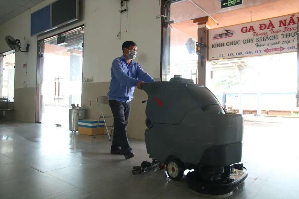 Sân ga, bến xe Đà Nẵng vắng khách ngày đầu khôi phục hoạt động ảnh 4