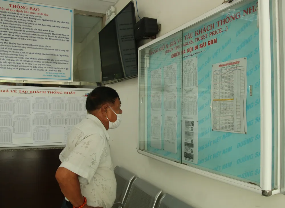 Sân ga, bến xe Đà Nẵng vắng khách ngày đầu khôi phục hoạt động ảnh 5