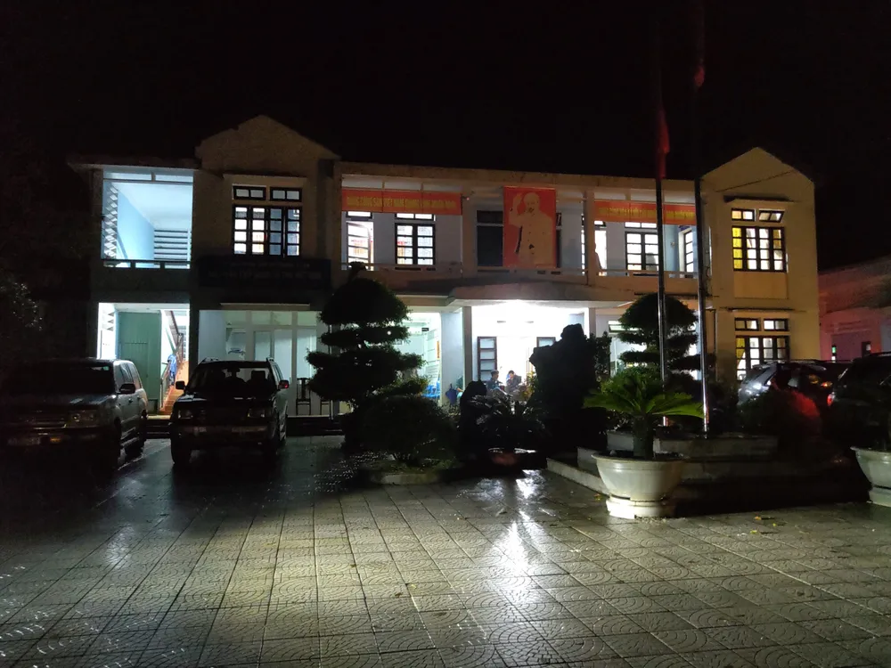 Cử lực lượng tinh nhuệ và người dân thạo địa hình tiếp cận hiện trường vụ thủy điện Rào Trăng 3 ảnh 1