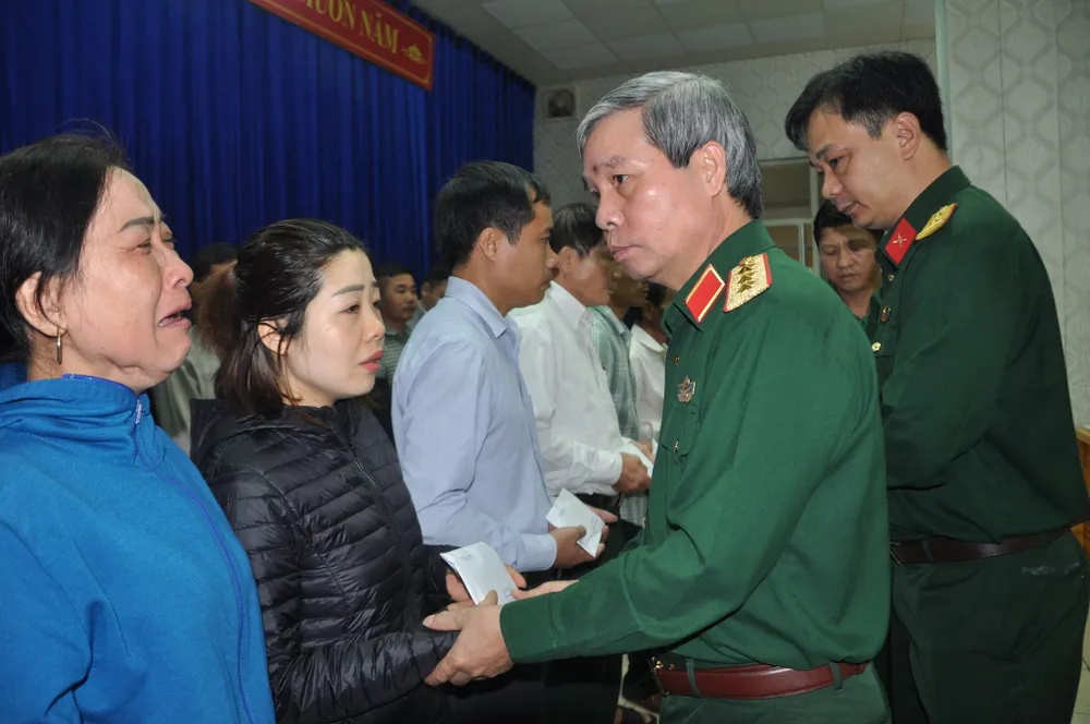 Thượng tướng Đỗ Căn thăm hỏi, động viên thân nhân cán bộ, chiến sĩ Đoàn Kinh tế - Quốc phòng 337 hy sinh ảnh 2