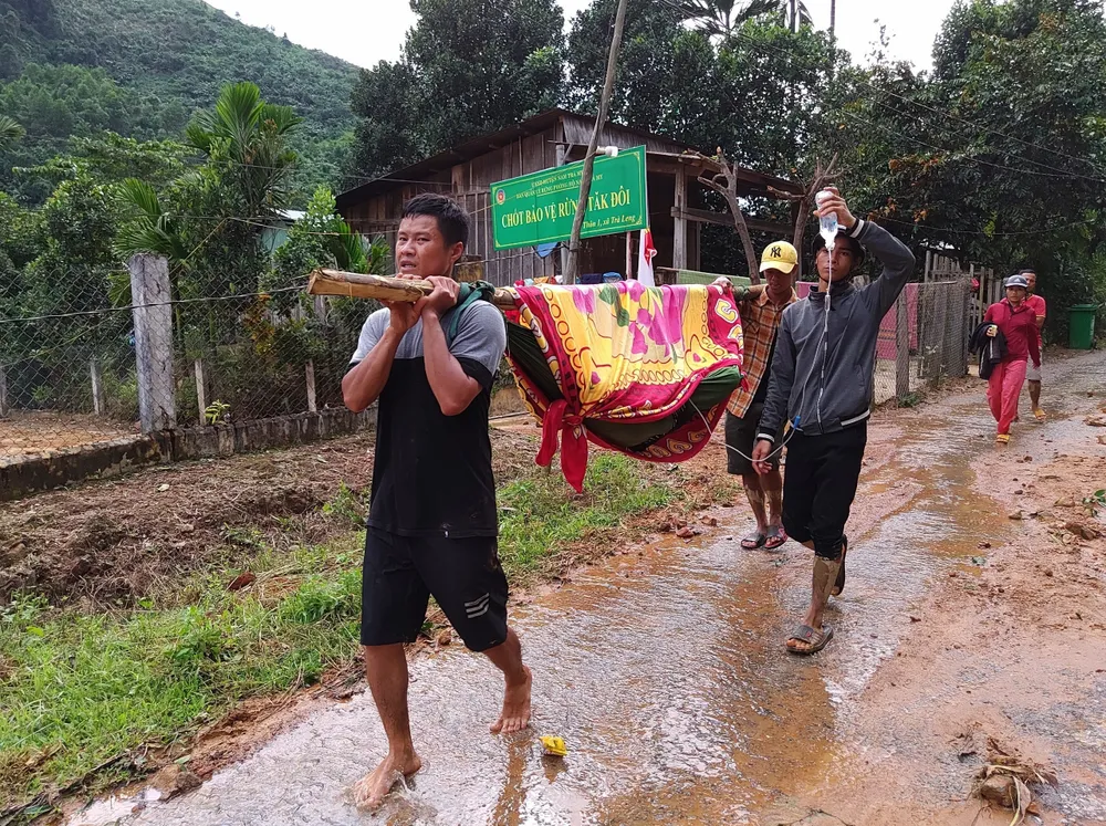 Toàn cảnh thảm họa sạt lở vùi lấp người ở Trà Leng, Trà Vân ảnh 15