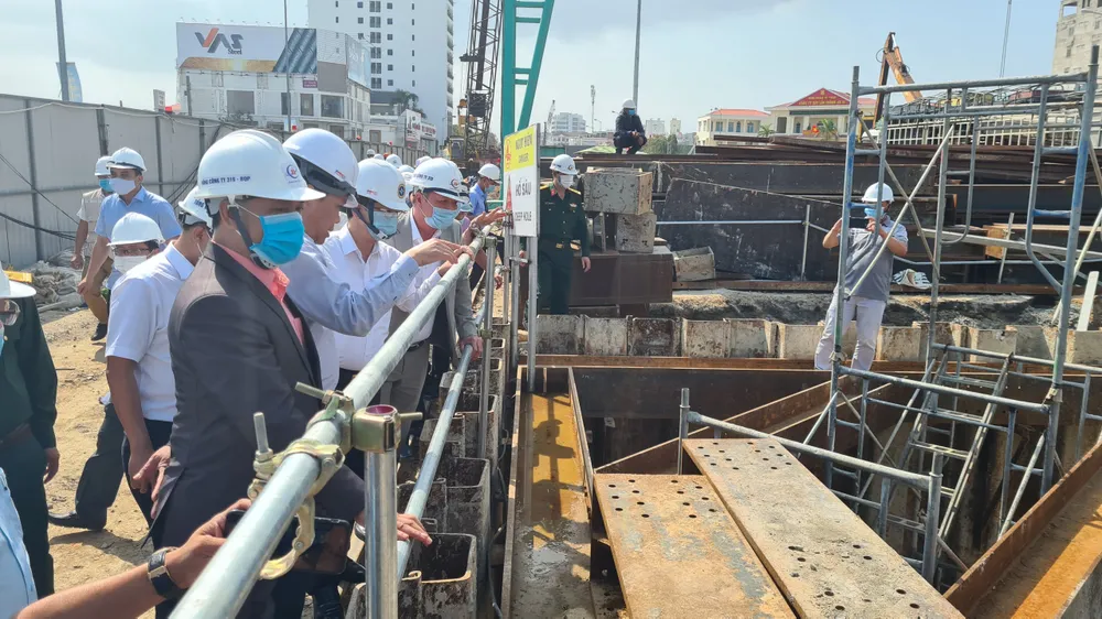 Bí thư Thành ủy Đà Nẵng đề nghị nghiêm túc nhìn lại trách nhiệm đơn vị liên quan  ảnh 3