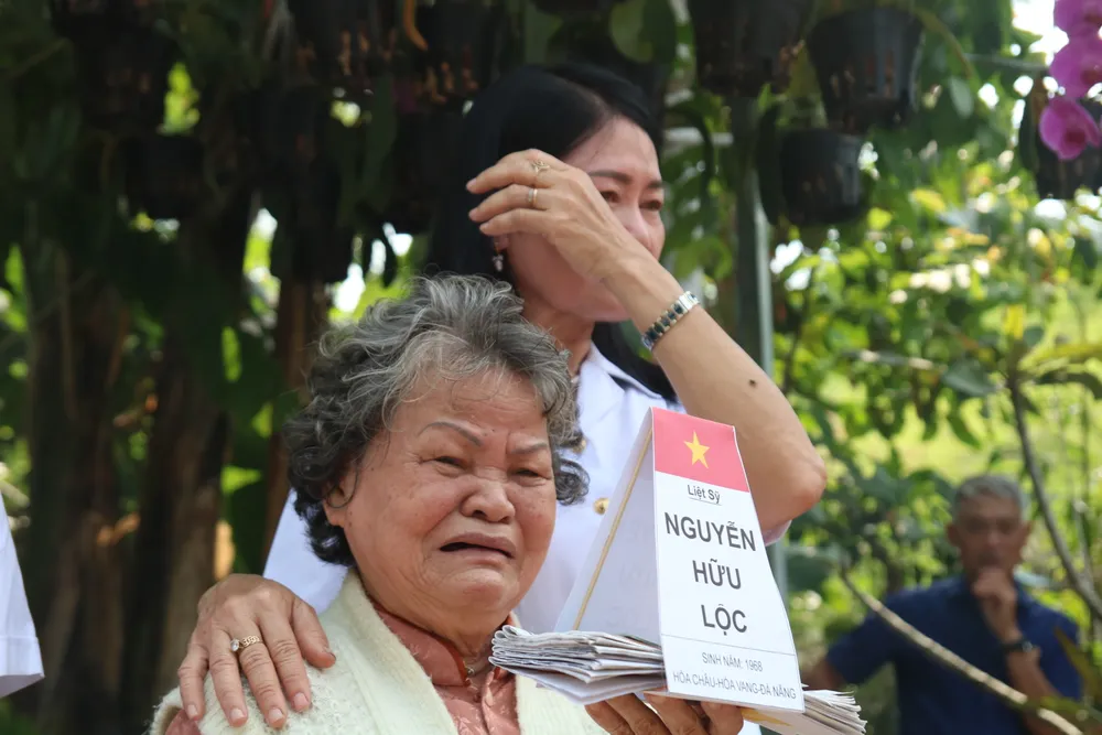 Dâng hương tưởng nhớ 64 anh hùng liệt sĩ Gạc Ma ảnh 7