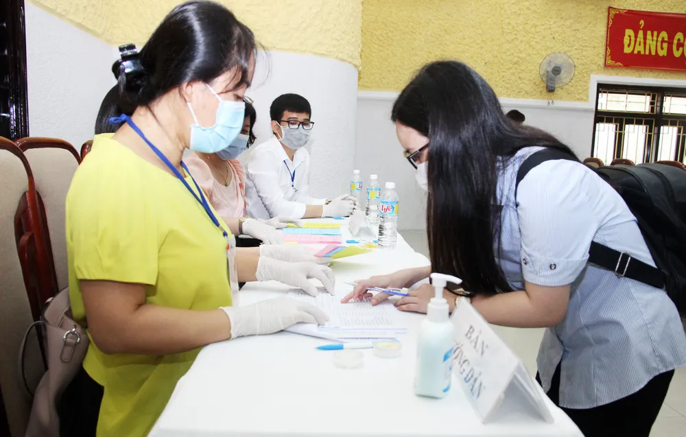 Hàng triệu cử tri miền Trung phấn khởi đi bầu cử ảnh 7