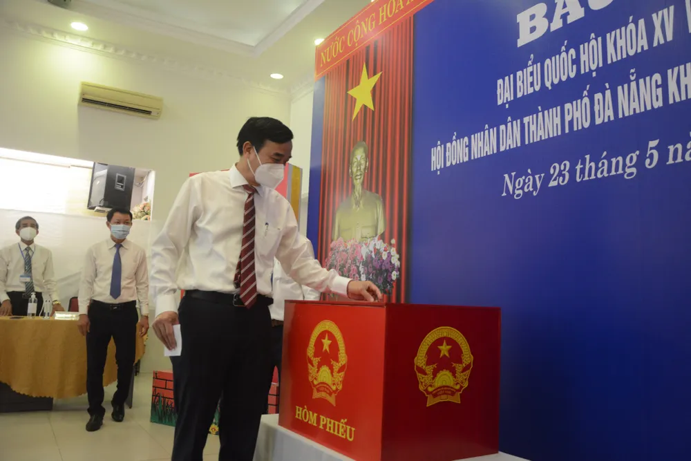 Hàng triệu cử tri miền Trung phấn khởi đi bầu cử ảnh 2