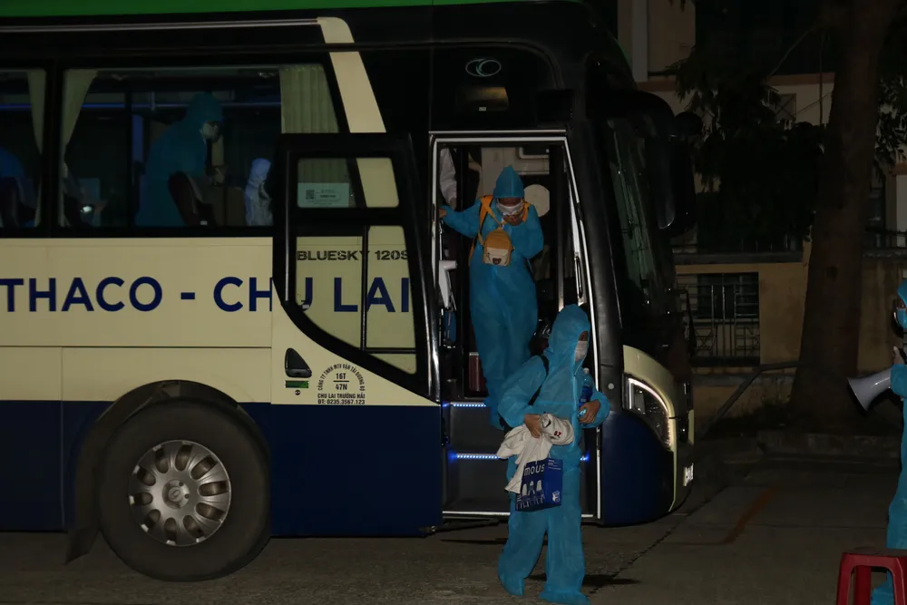 Chuyến xe đầu tiên đón người Quảng Nam từ TPHCM về quê ảnh 4