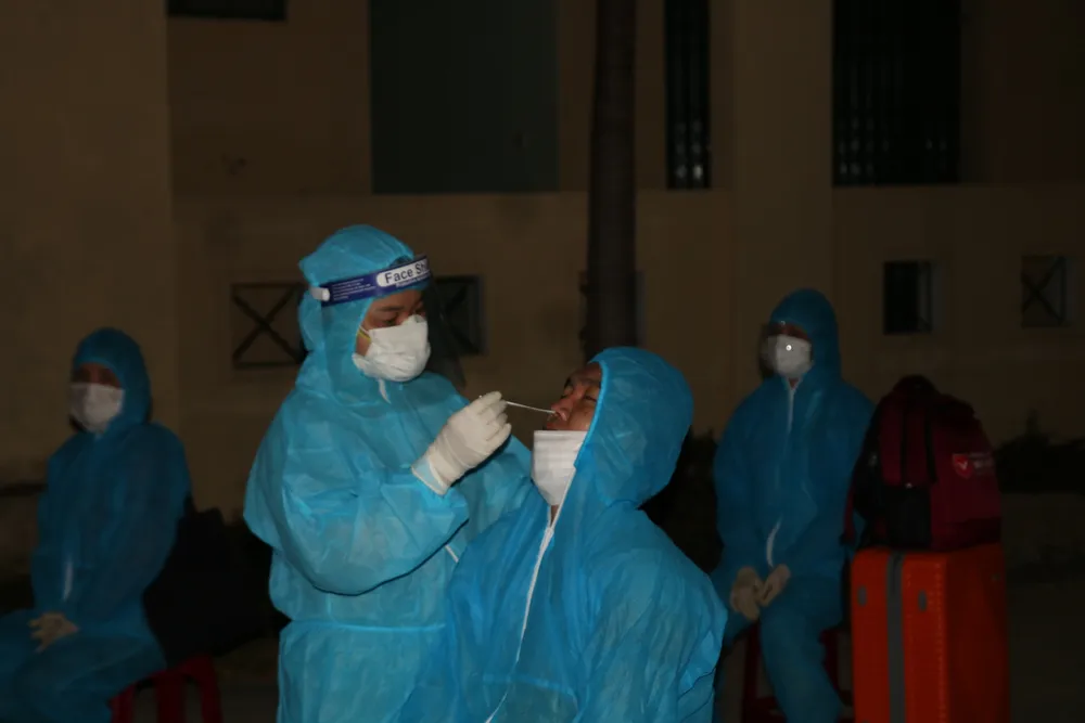 Chuyến xe đầu tiên đón người Quảng Nam từ TPHCM về quê ảnh 7