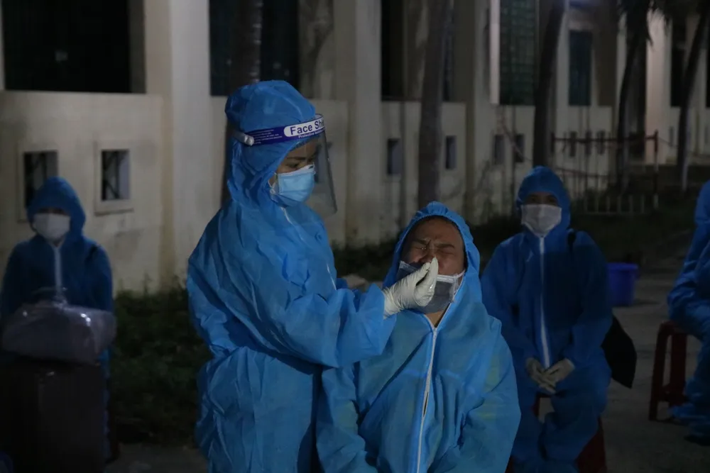 Chuyến xe đầu tiên đón người Quảng Nam từ TPHCM về quê ảnh 2