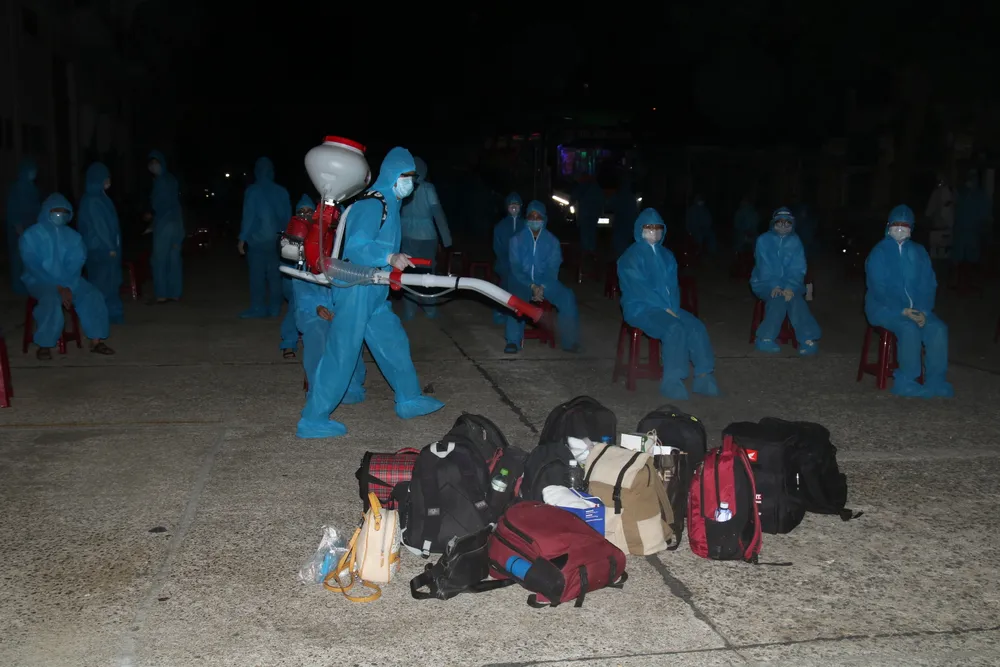 Chuyến xe đầu tiên đón người Quảng Nam từ TPHCM về quê ảnh 5