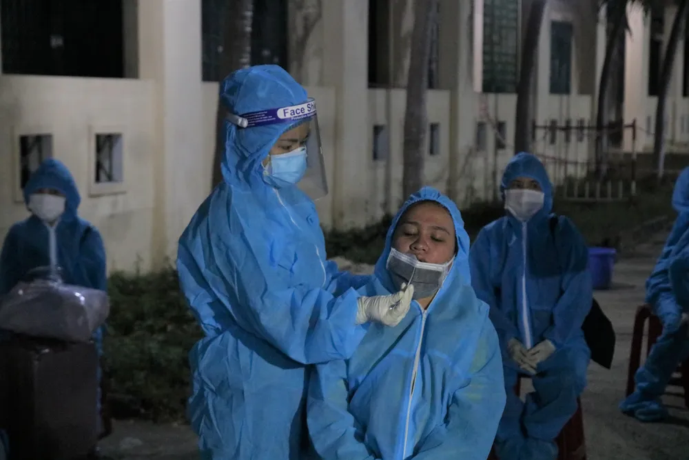 Quảng Nam tổ chức 2 chuyến bay đón người già, trẻ nhỏ từ TPHCM về quê ảnh 2