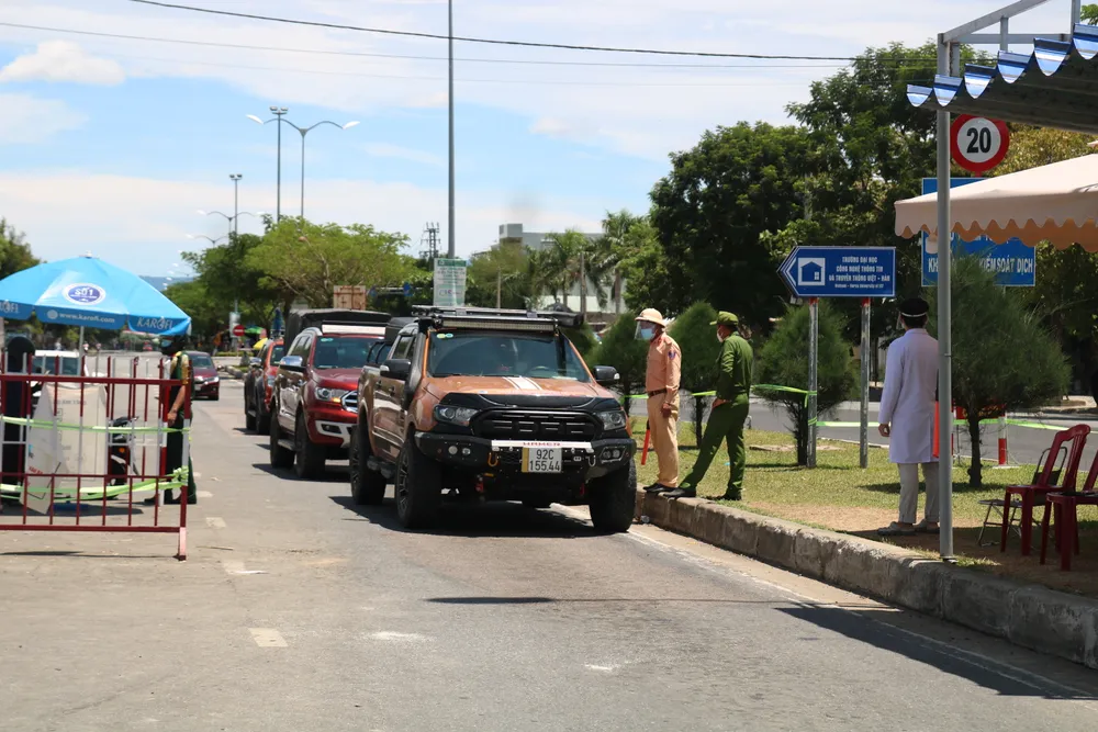 Khởi tố vụ án làm lây lan dịch bệnh do trốn chốt kiểm dịch ảnh 1