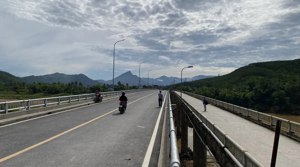 Quảng Nam đưa vào sử dụng cầu Nông Sơn phục vụ tuyến Quốc lộ 14H ảnh 1